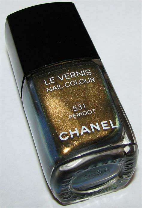 Chanel Peridot Le Vernis Nail Colour Review & Swatches